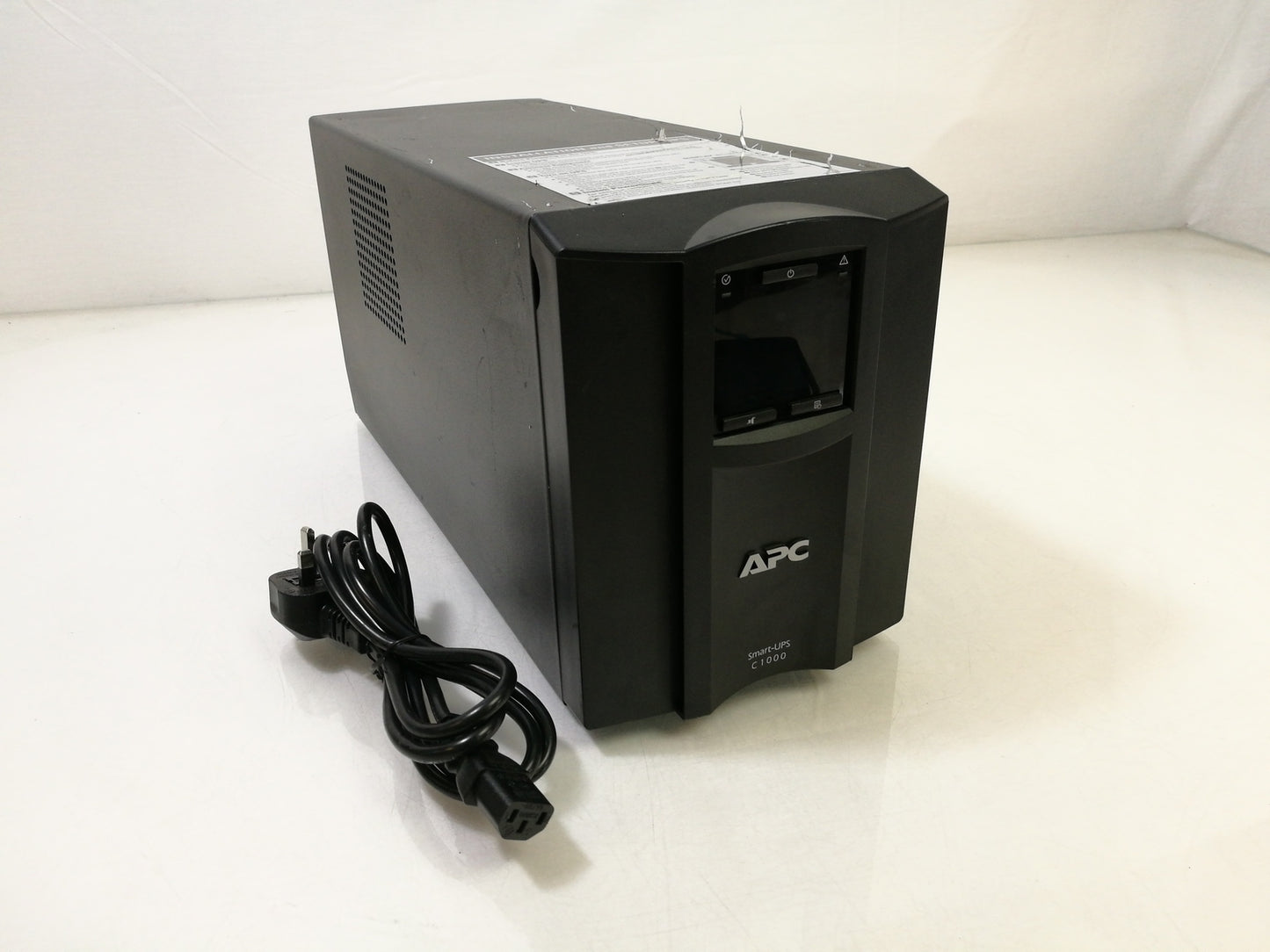 APC Smart-UPS C1000 1000VA LCD SMC1000I - No Batteries