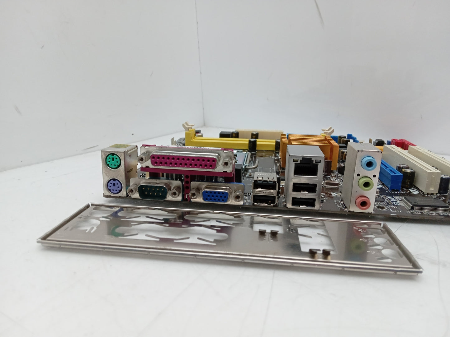 ASUS P5KPL-AM EPU Socket LGA775 DDR2 Micro ATX Motherboard With I/O Shield