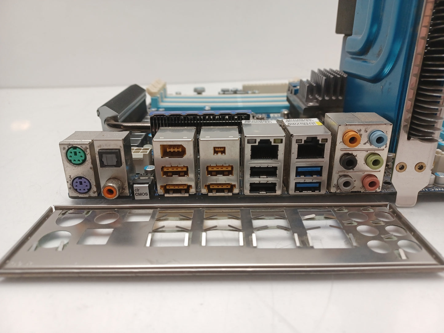 Gigabyte GA-X58A-UD7 Intel i7-930 (SLBKP) DDR3 ATX Motherboard With I/O Shield