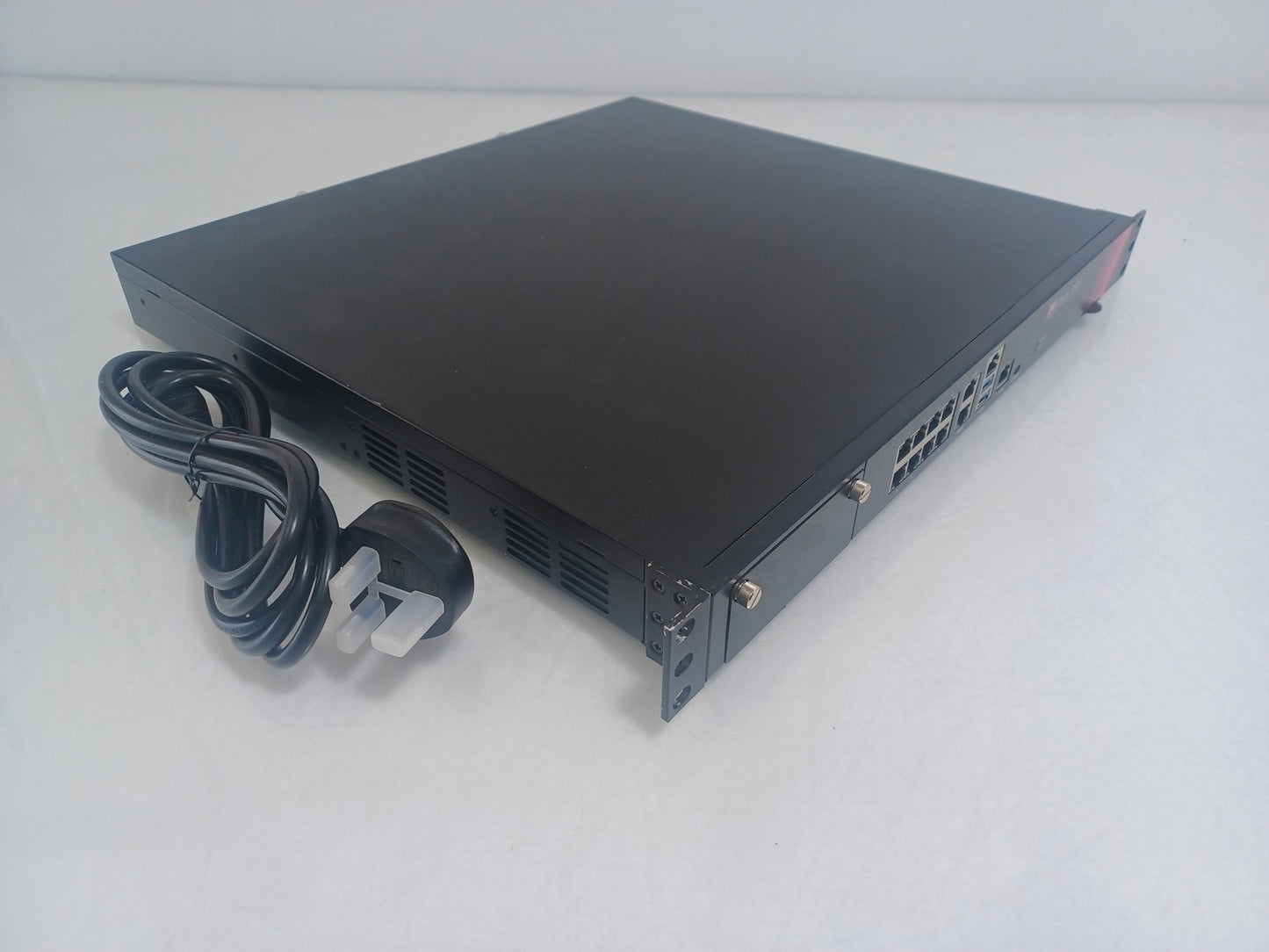 Check Point 5400 PL-10 Security Gateway Firewall Appliance - 8GB RAM 1TB HDD