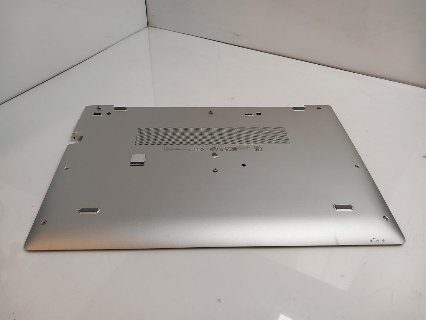 HP EliteBook 850 G5 Laptop Bottom Chassis Case Assembly L14360-001