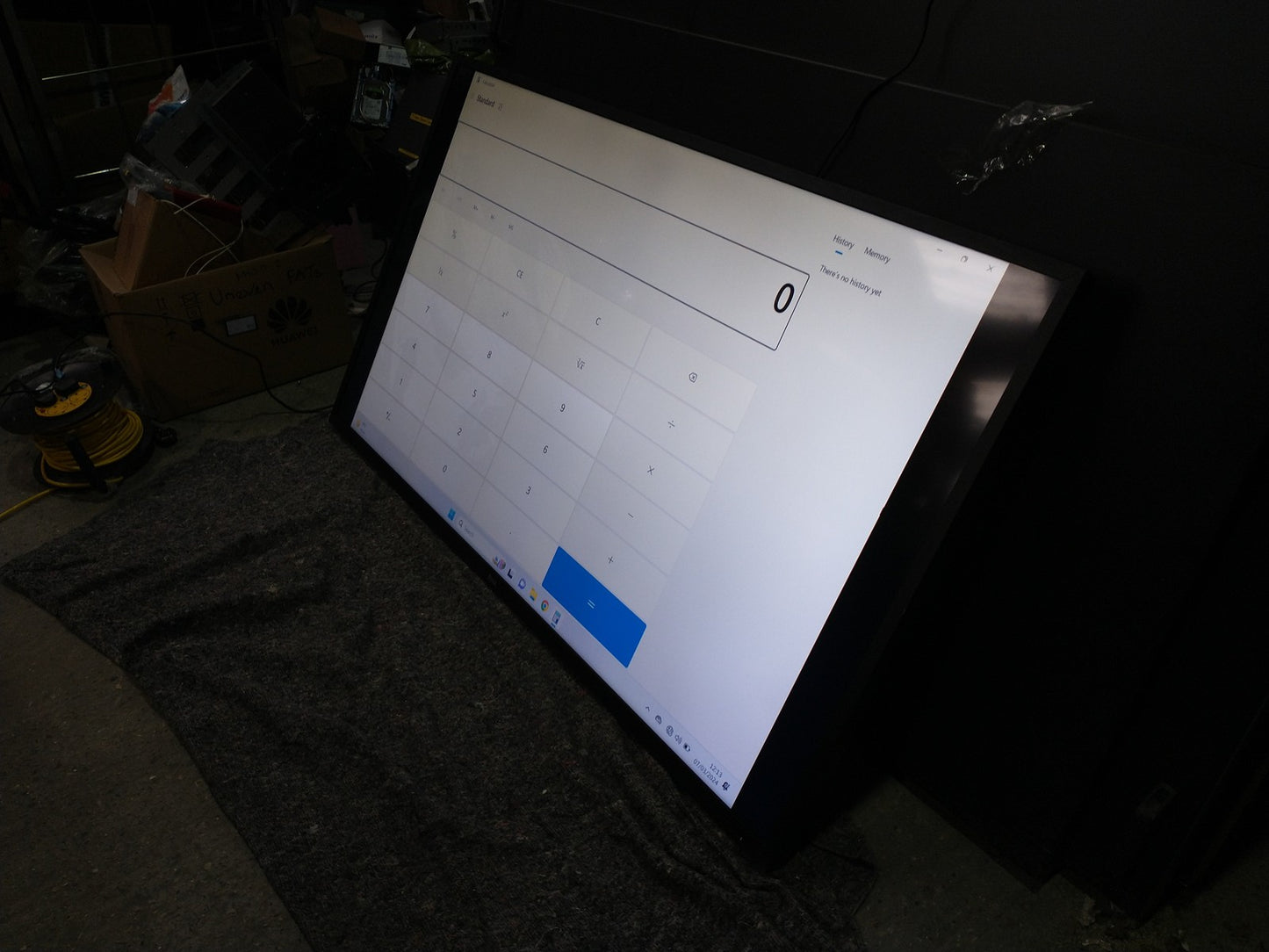 Dell C7016H 70 Inch 1080P Full HD HDMI Conference Room Monitor