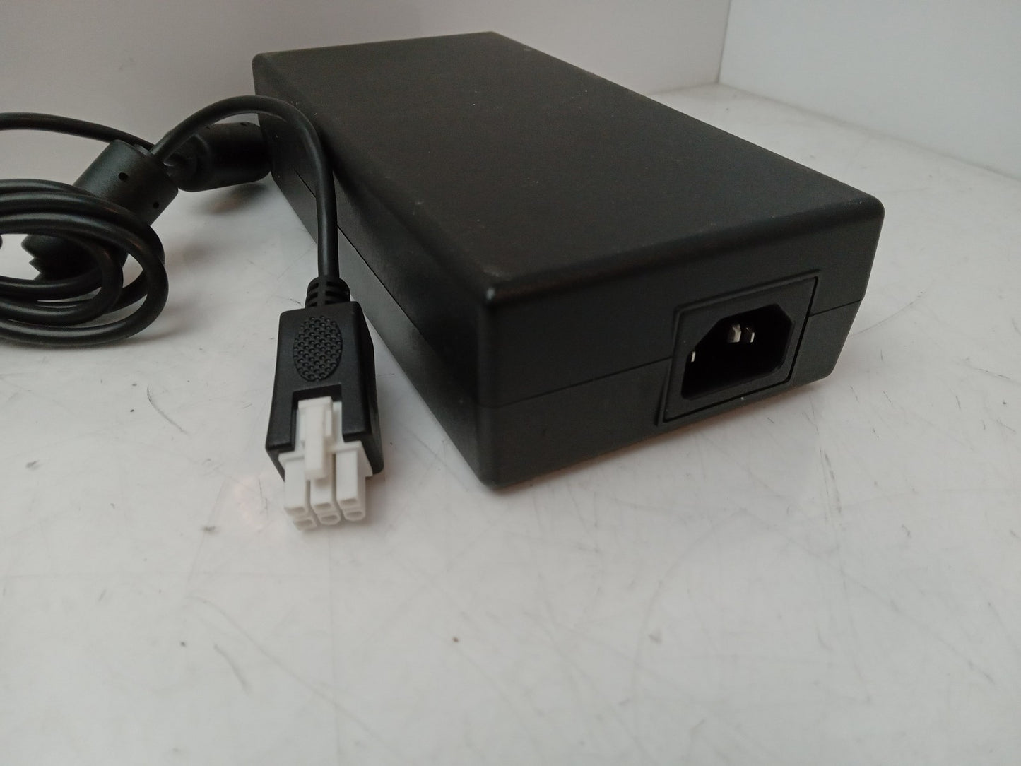 FSP Group 24V 7.5A Switching Power Adapter FSP180-AAAN2