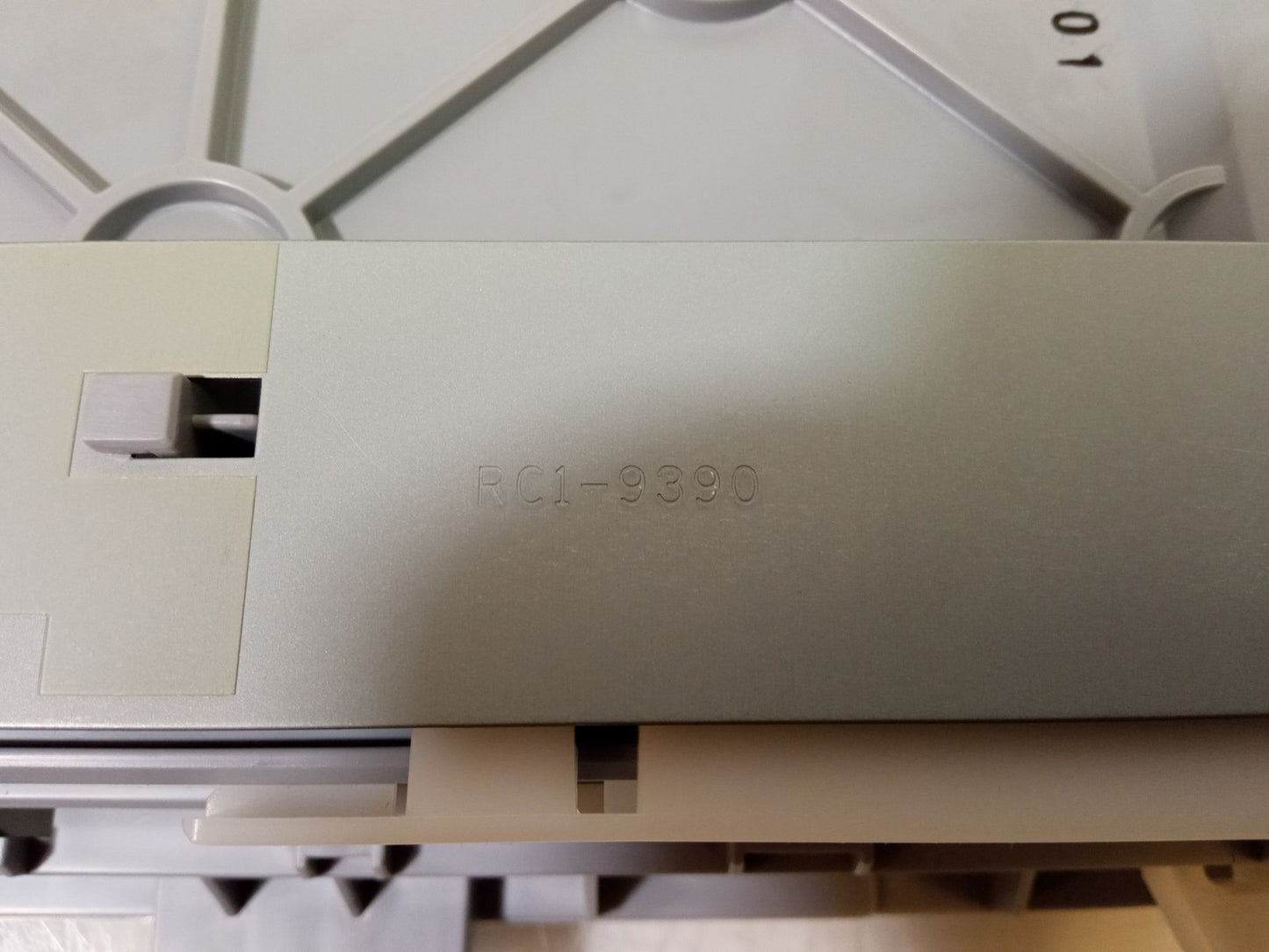 HP Color LaserJet Flow MFP M880 Paper Tray RC1-9390