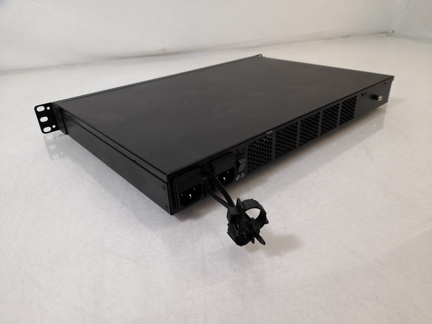 Check Point V-83 SG1800 Security Firewall Gateway Router