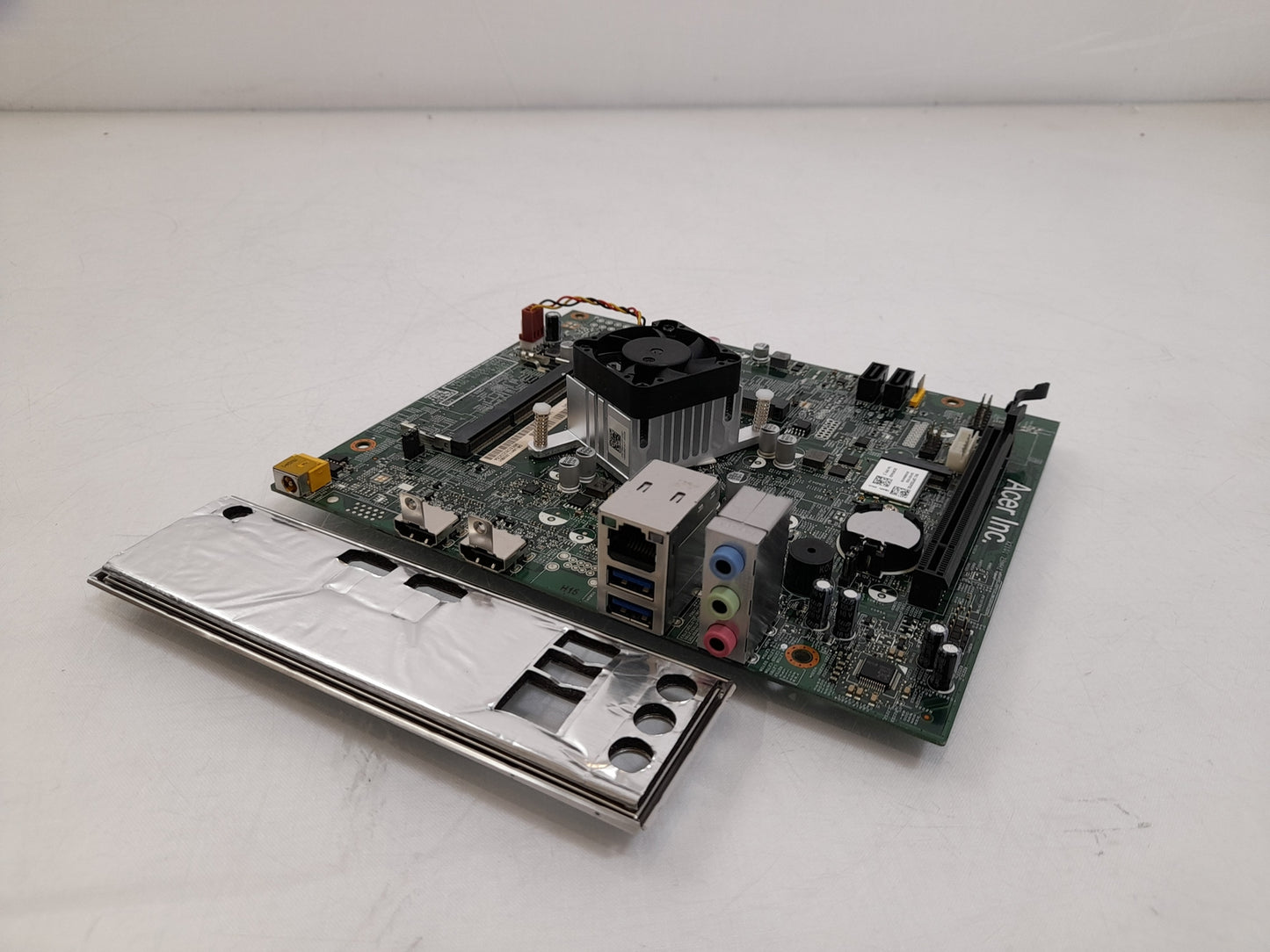 Acer DIBSWL-aBRIAN 4L MB DDR3 Motherboard With I/O Shield