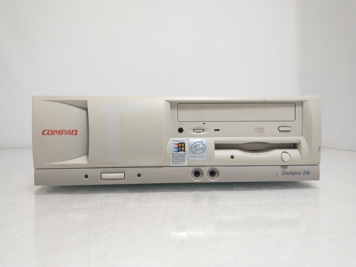 Vintage Compaq Deskpro EN PC Pentium III 933 MHz 384MB 40GB HDD With CRT