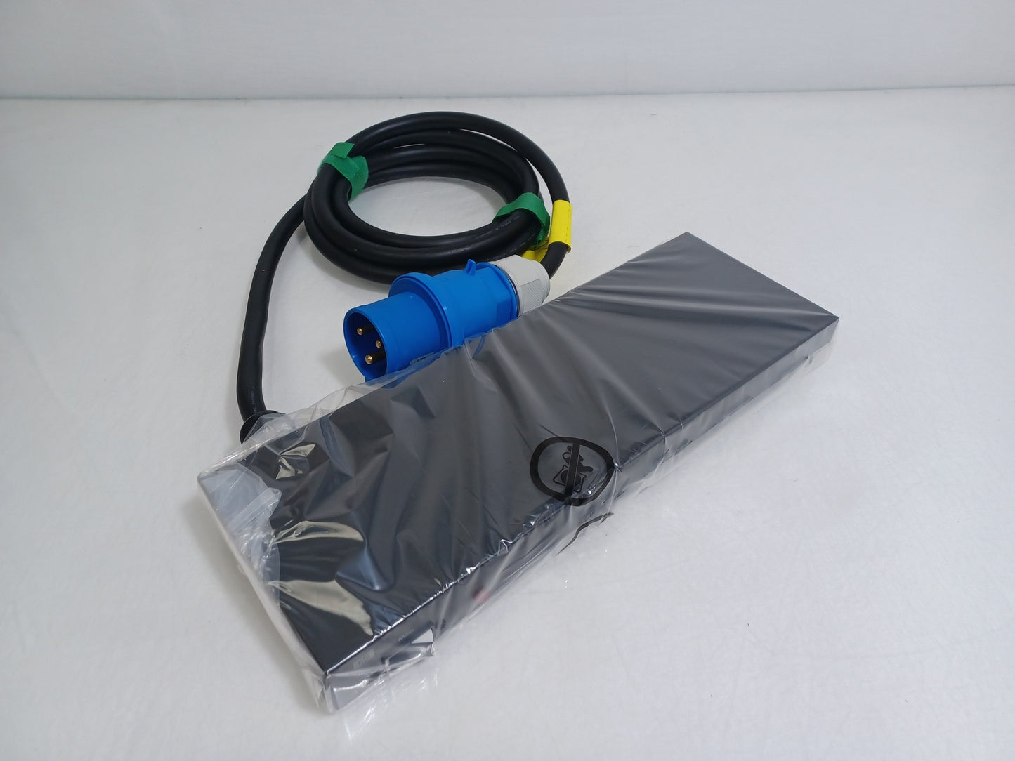 HP 40A HV Core Only Corded 4 Port PDU EO4505I