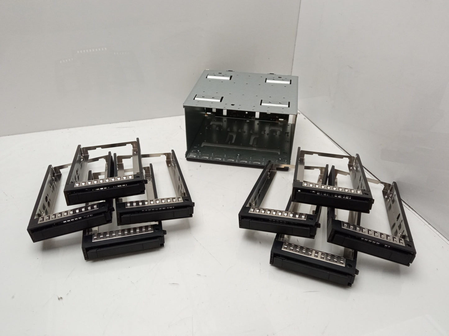 Intel RR2000 2.5" 8 Bay SAS SATA Hard Drive Backplane Cage and Caddy H88386-250