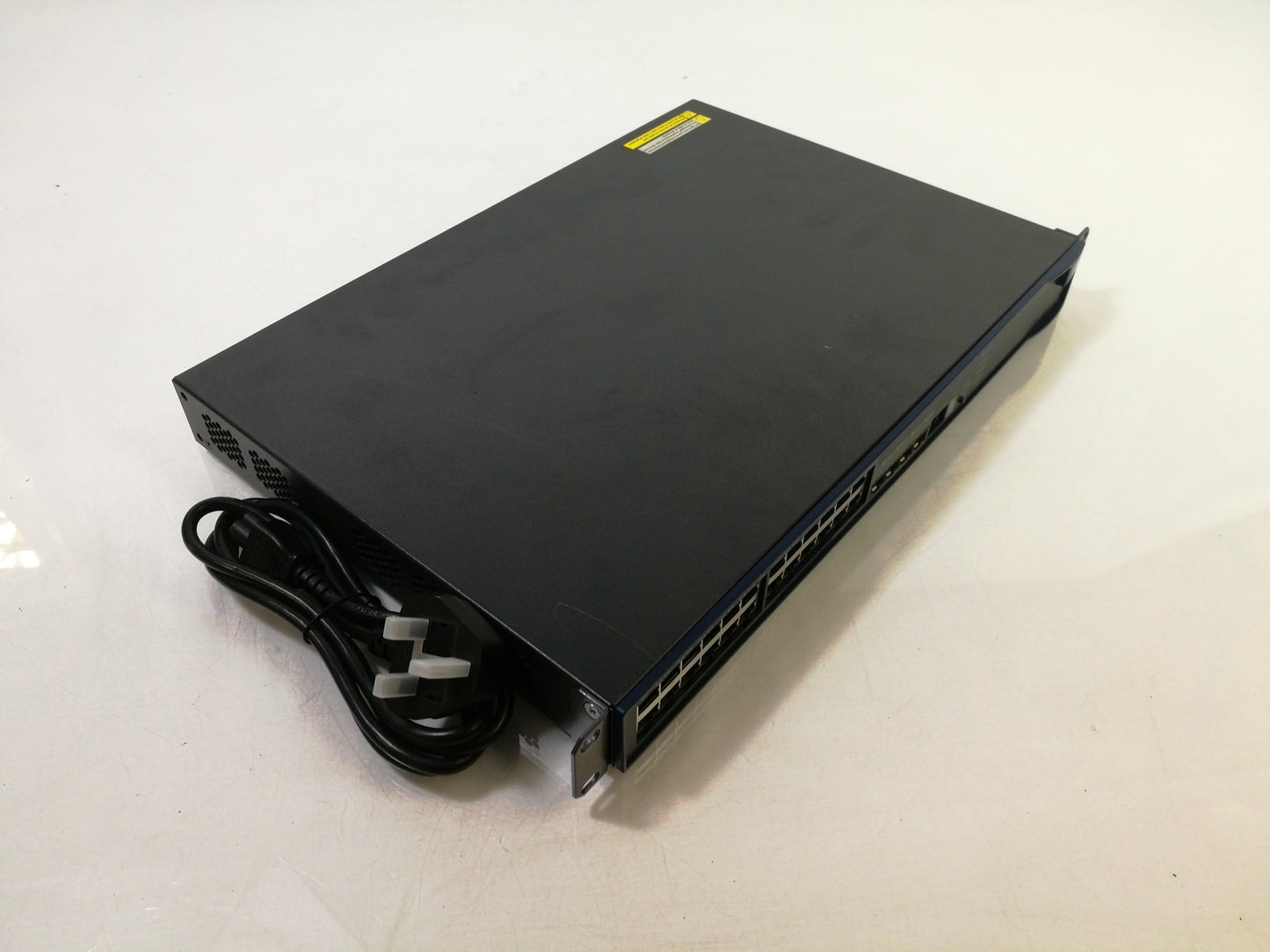 HP A5120-24G JE068A 24 Port Gigabit Network Switch - With Rack Ears