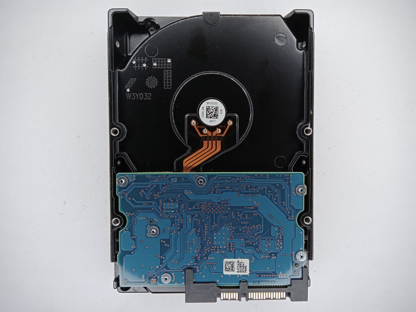 Hitachi Deskstar 7K3000 HDS723020BLA642 2TB 3.5" Desktop Hard Drive SATA