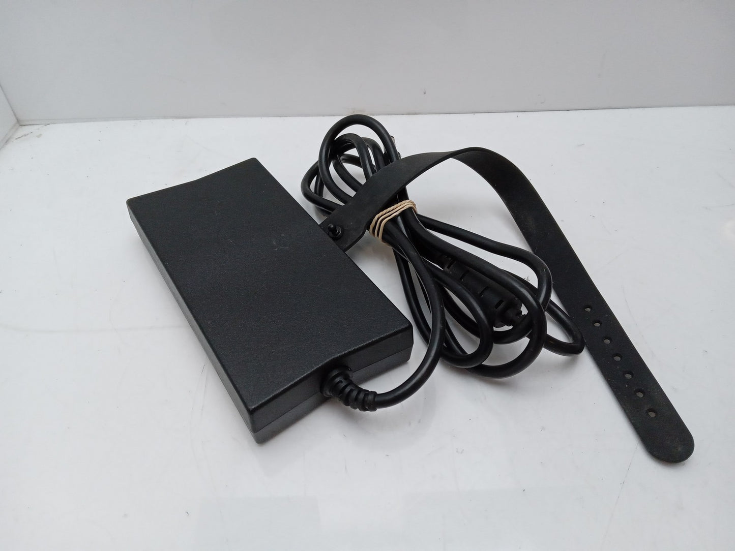 Dell 19.5V 6.7A AC/DC Adapter Laptop Power Charger 0WRHKW WRHKW