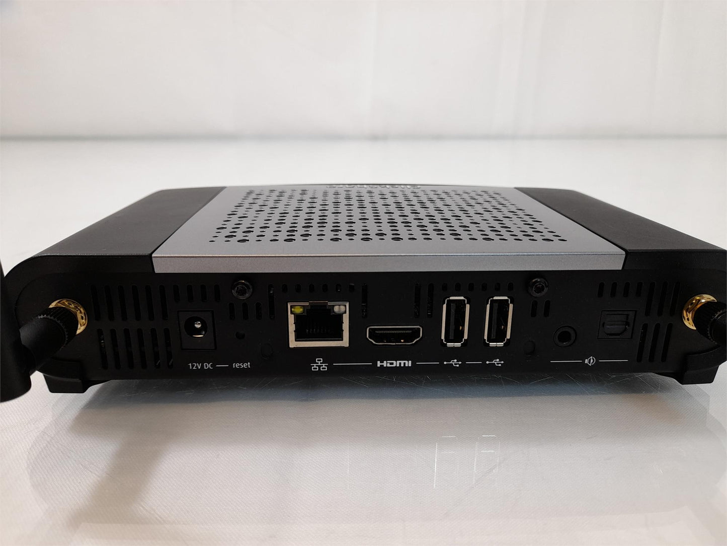 Barco ClickShare CSE-200 Wireless Presentation System With Power Supply