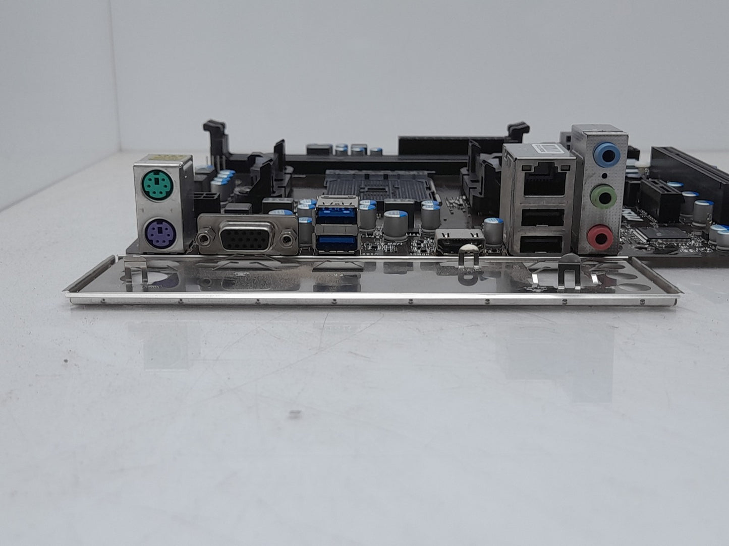 MSI A68HM-E33 V2 Socket FM2b DDR3 Motherboard With I/O Shield