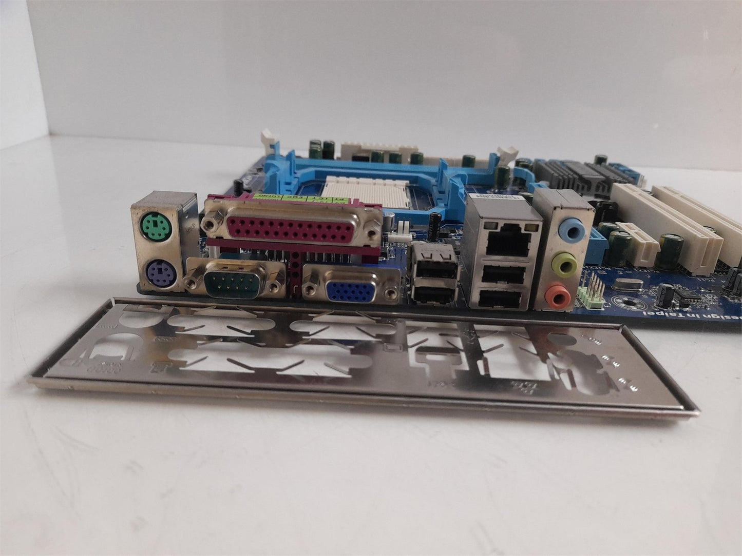 Gigabyte GA-M68M-S2P Socket AM3 Motherboard With I/O Shield