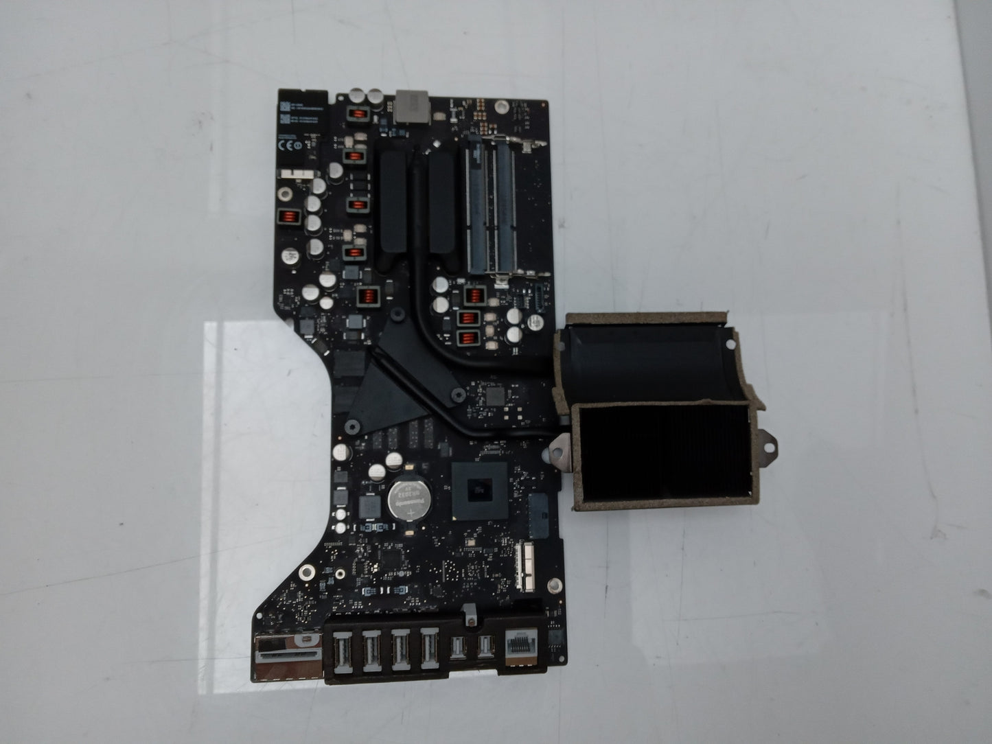 Apple iMac 21.5 Inch A1418 Motherboard Logic Board 820-3302-A