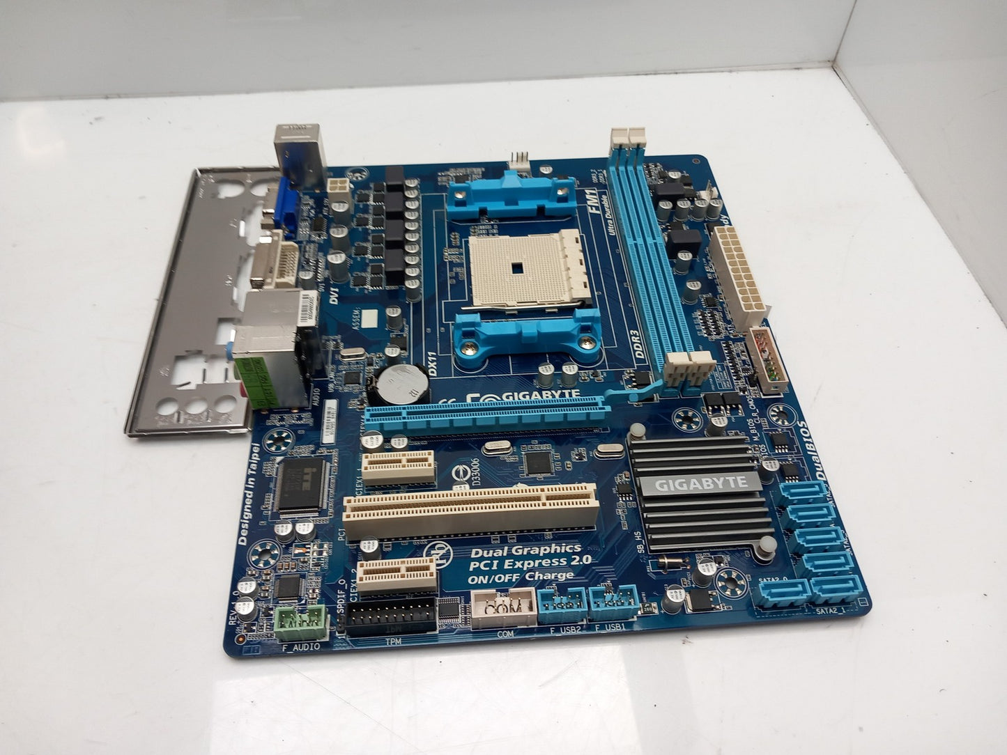GIGABYTE GA-A55M-S2V Socket FM1 DDR3 PCIe Motherboard with I/O Shield