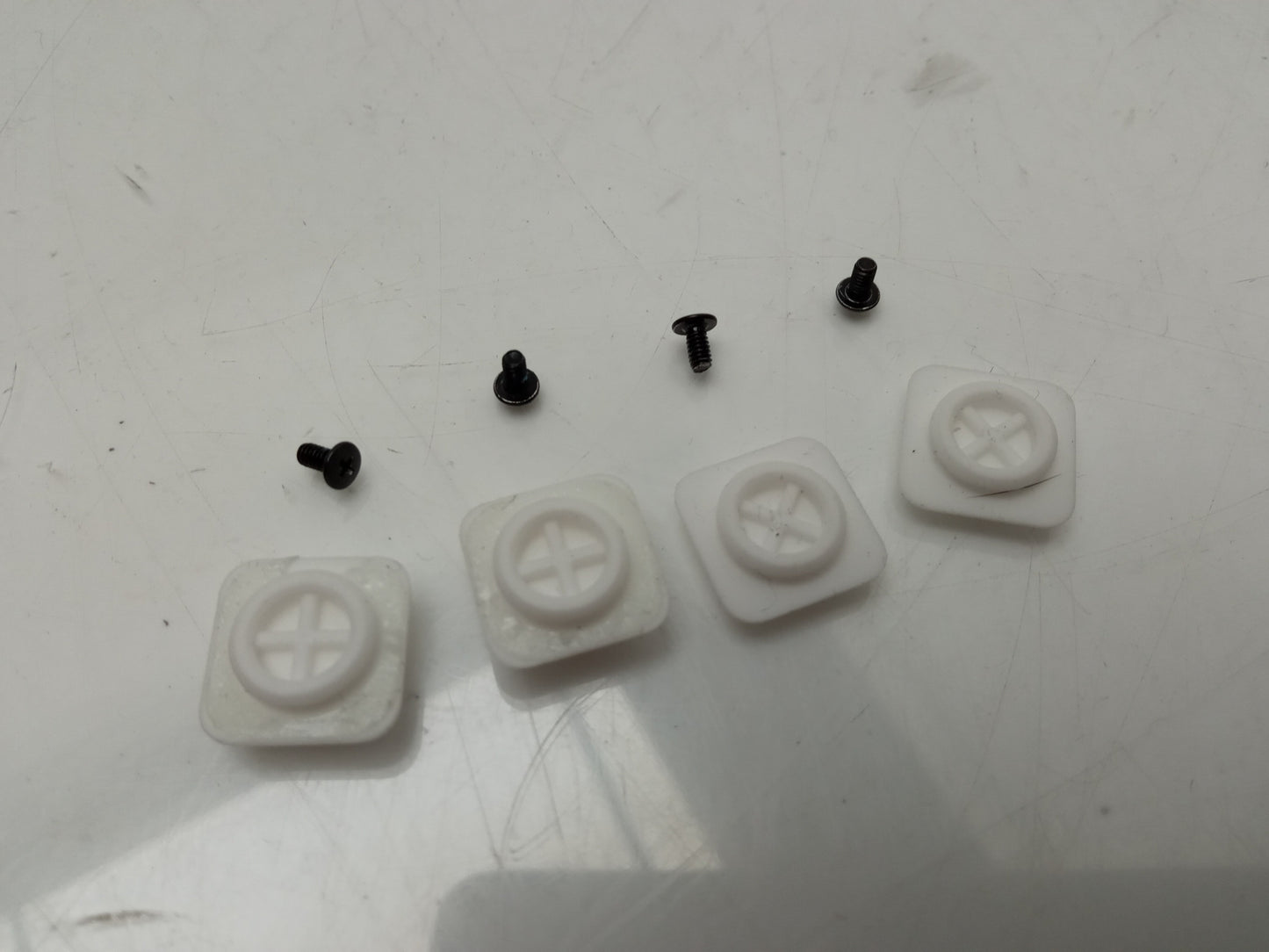 Samsung Galaxy Book Pro NP930XDB NP950XDB White Laptop Rubber Feet And Screws