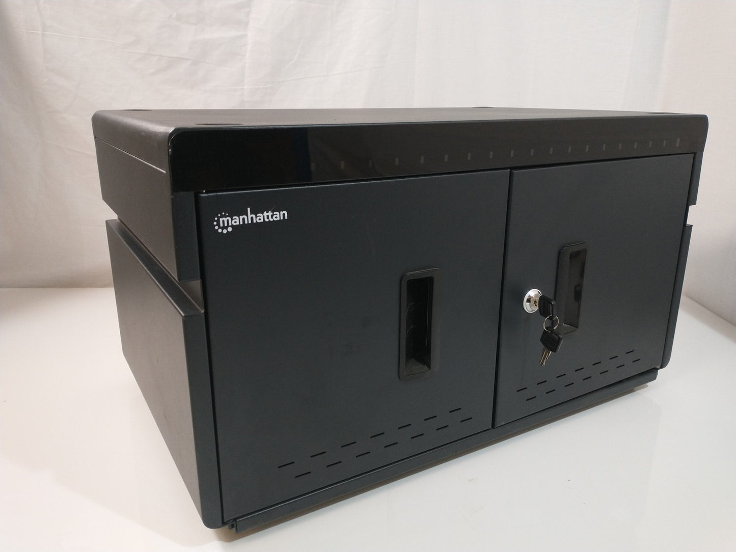 Manhattan 360W 20 Bay USB-C Laptop/Tablet Charging Cabinet