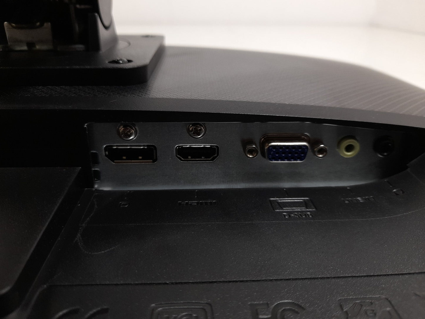 BenQ BL2480T 23.8 in HDMI VGA DP 1920x1080 LED Monitor With Stand