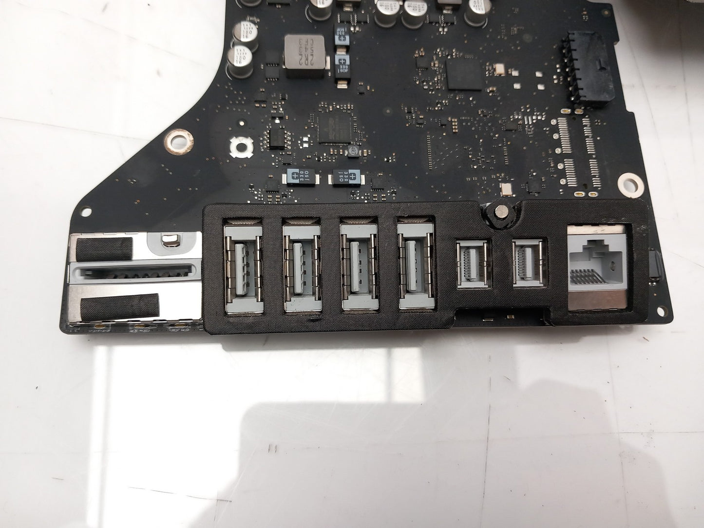 Apple iMac A1418 2015 21.5" Logic Board With 8GB RAM i5-5250U CPU 820-00430-A