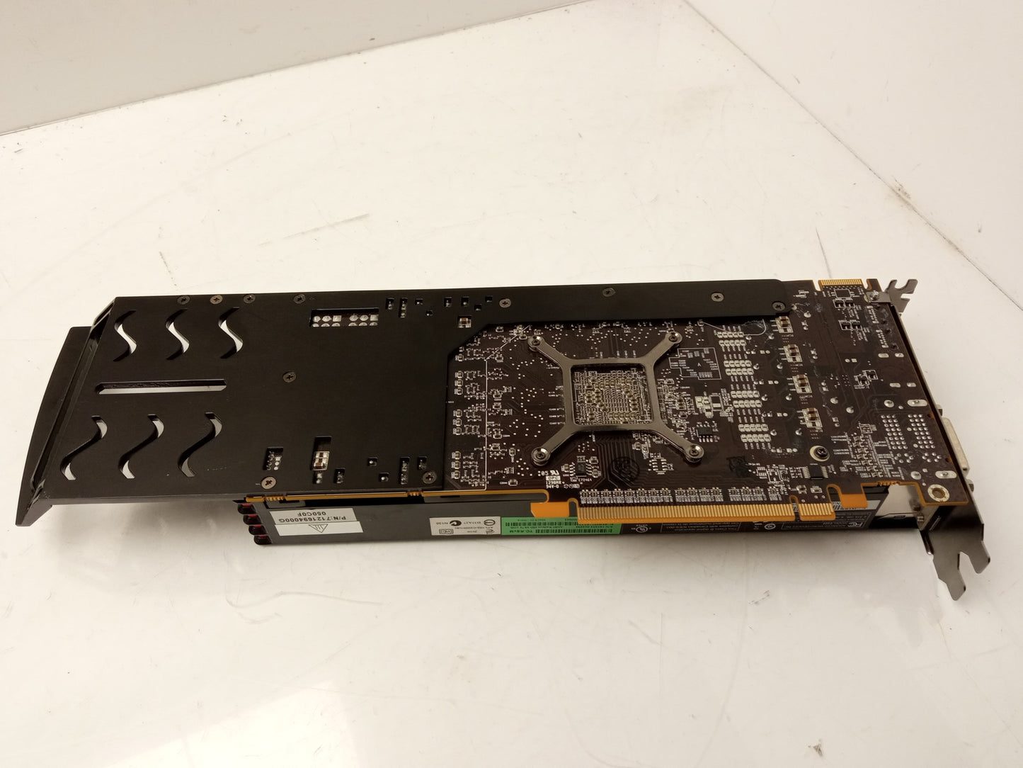 Dell AMD Radeon HD 6870 1GB DDR5 PCIe Video Graphics Card 0Y9XH7 Y9XH7