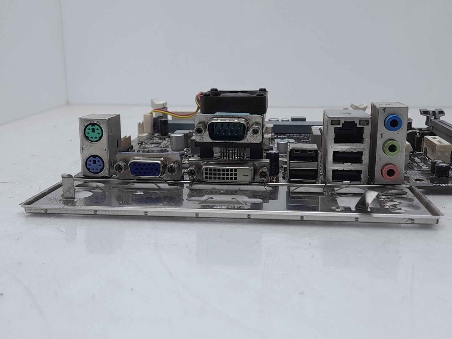 ECS NM70-M Socket DDR3 Micro ATX Motherboard With I/O Shield NM70-M