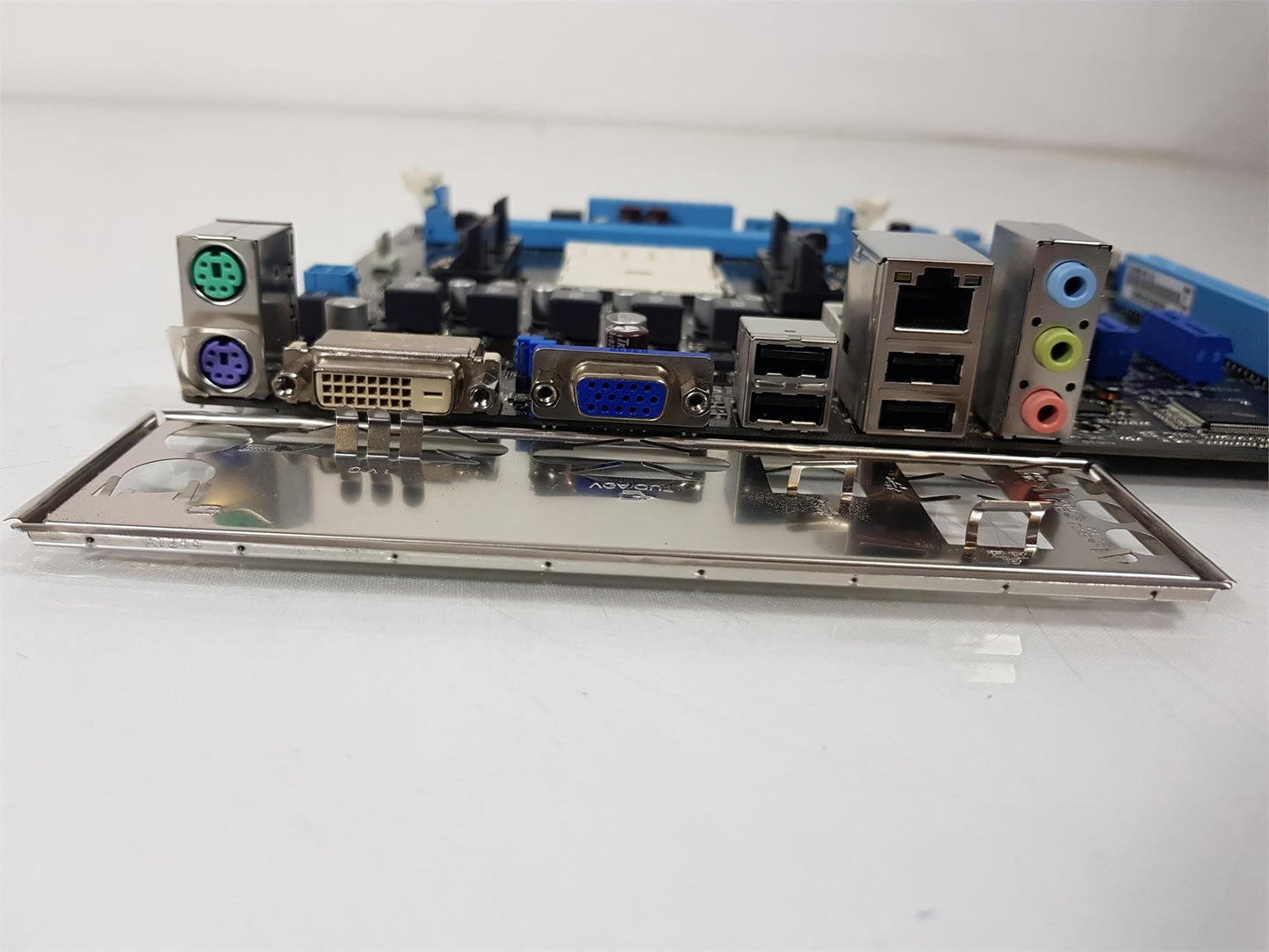 ASUS F2A55-M LK Socket FM2 DDR3 MicroATX Motherboard with I/O Shield