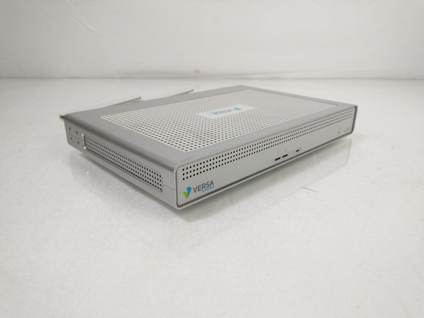 Versa Networks CSG770-WLA Appliance Cloud Services Gateway