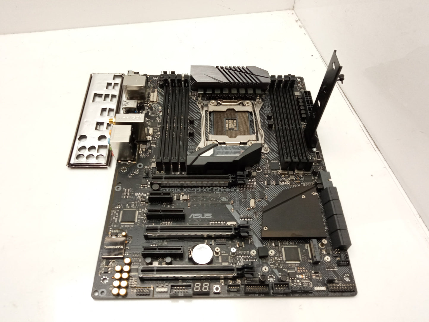 ASUS ROG STRIX X299-XE GAMING Socket LGA2011 DDR4 ATX Motherboard & I/O Shield