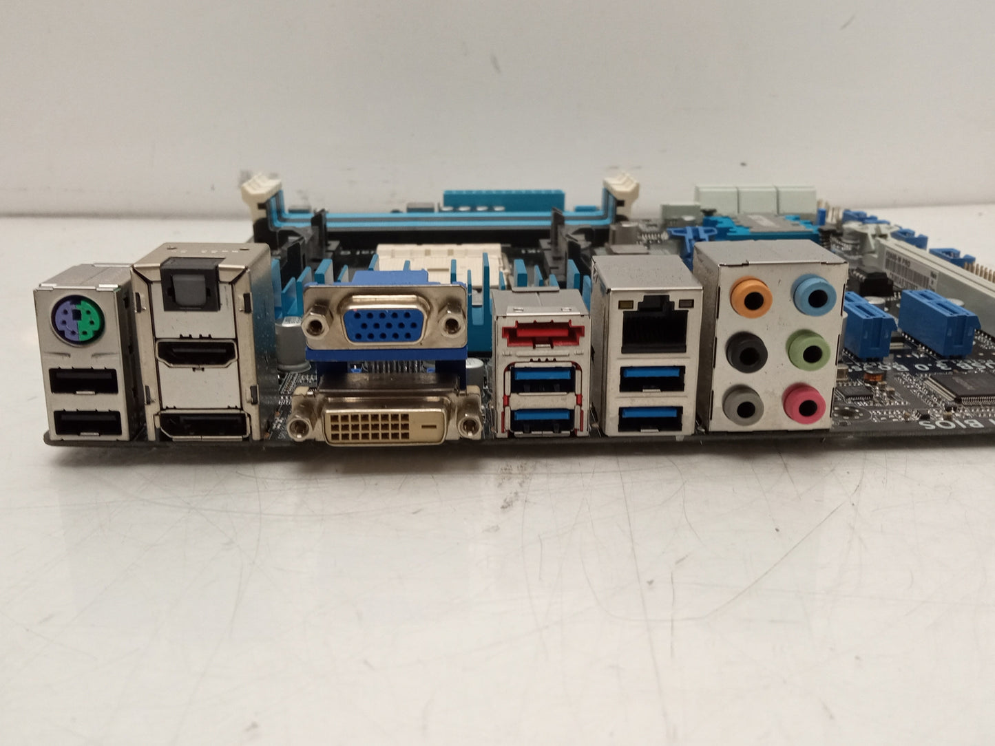 ASUS F2A85-M PRO Socket FM2 DDR3 Micro-ATX Motherboard