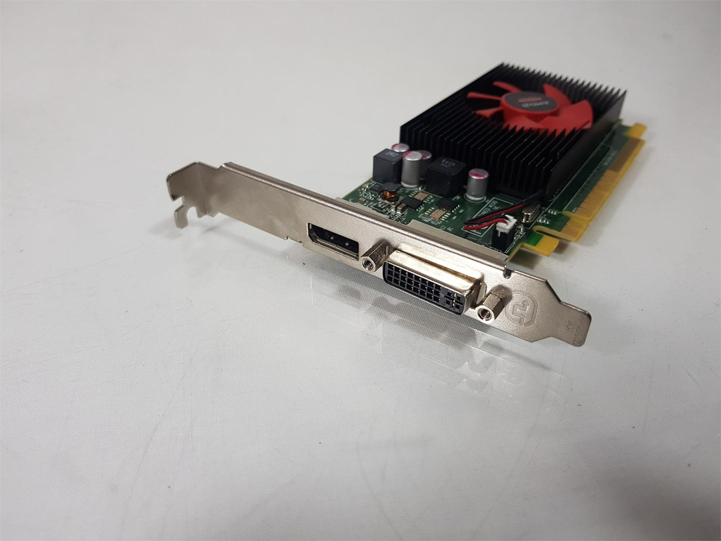Dell AMD Radeon R5 340X 2GB DDR3 PCIe Video Graphics Card 0Y7XRF Y7XRF