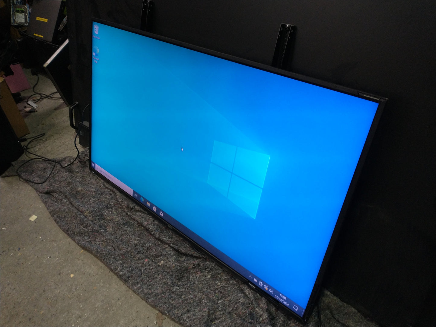 Dell C5519Q 55 Inch 4K Ultra HD HDMI Conference Room Monitor - Cracked Bezel