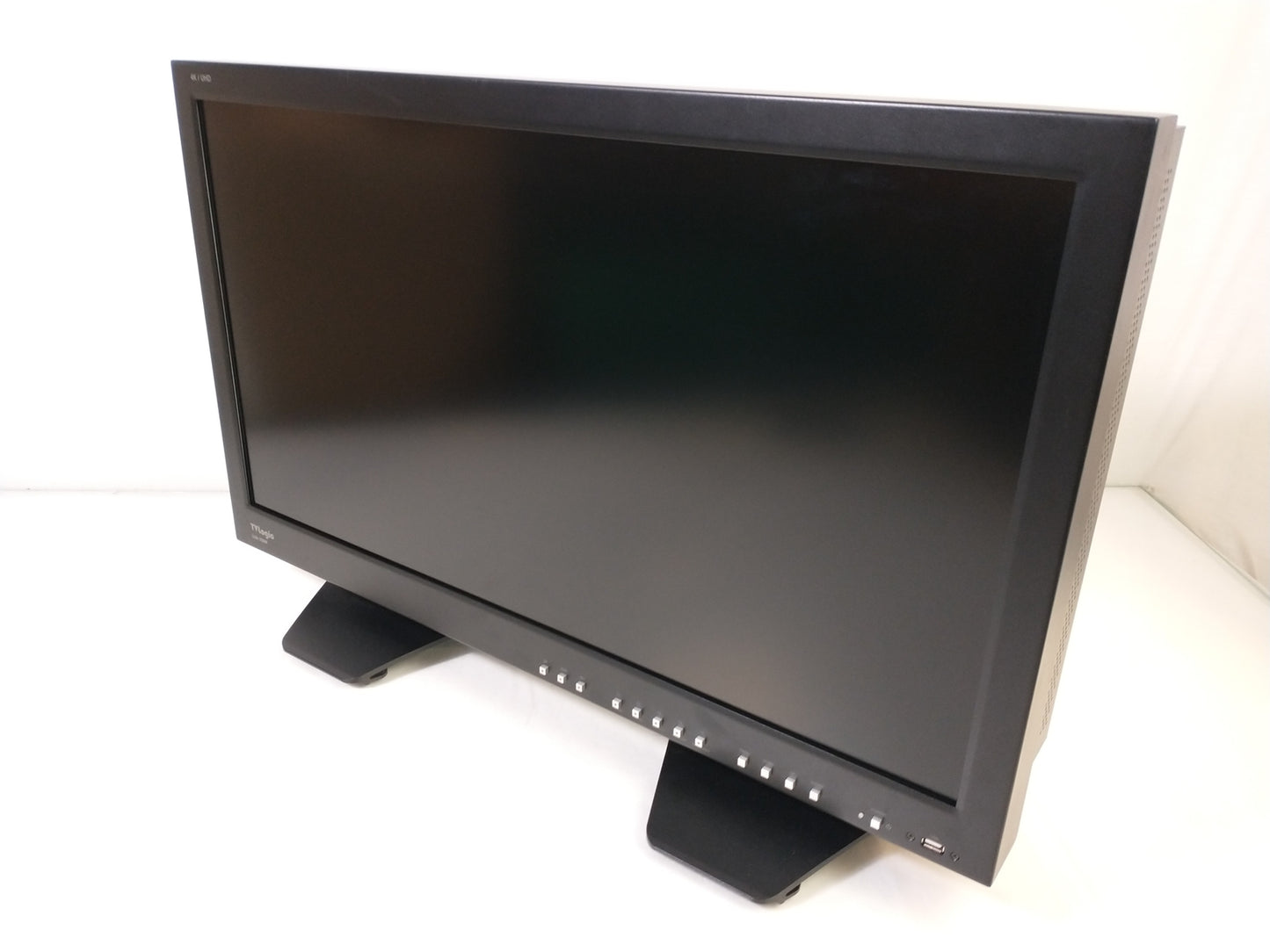 TVLogic LUM-300W 30" SDI HDMI DP 4096x2160 Broadcast Monitor With Stand