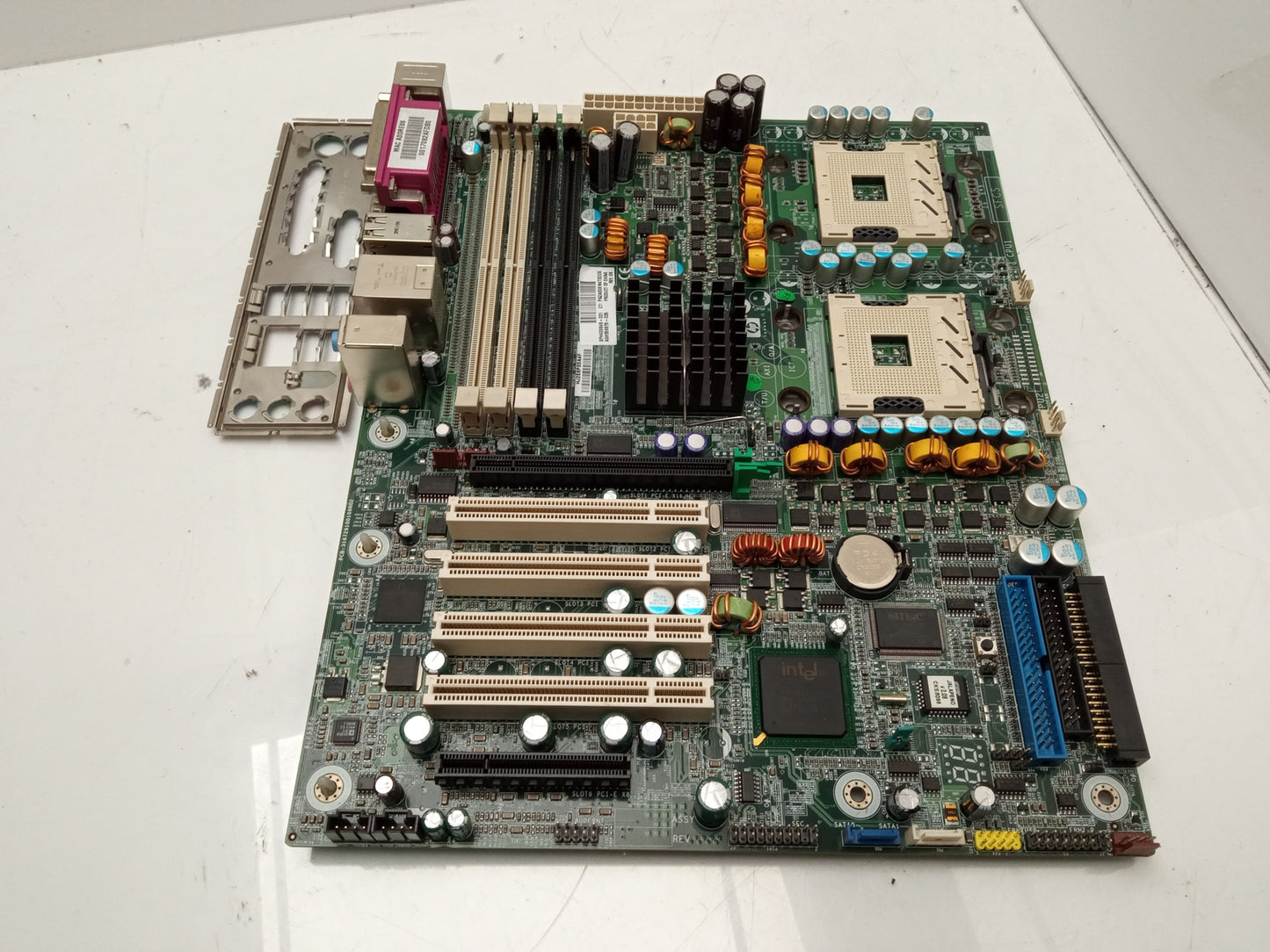 HP XW6200 Socket 604 DDR ATX Workstation Motherboard with I/O Shield 359875-005