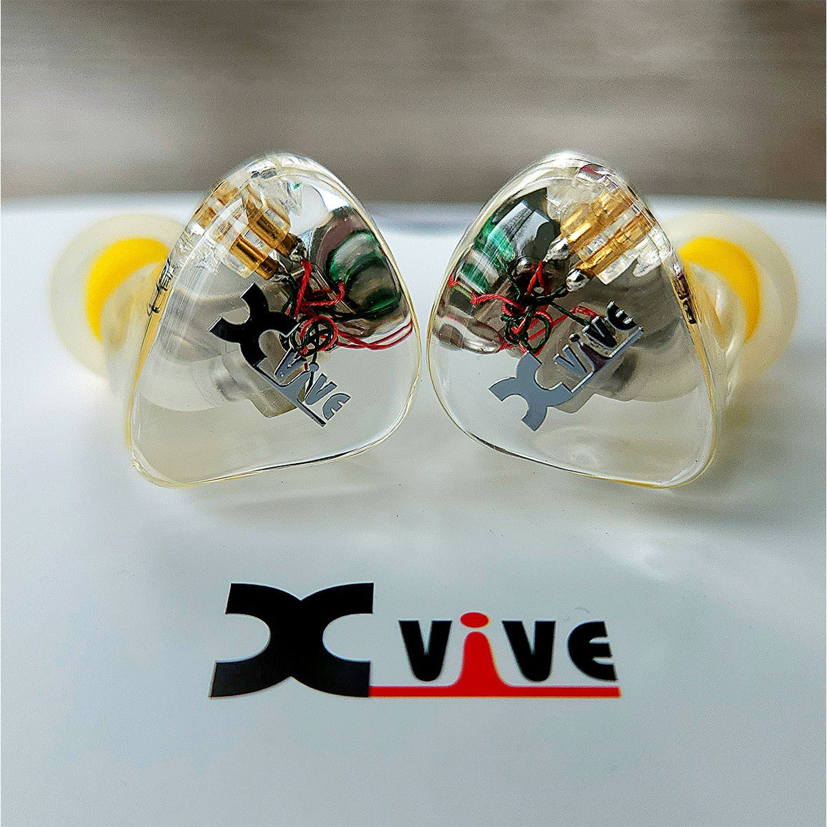 Xvive XU4T9 In-Ear Monitor Wireless System with T9 In-Ear Monitors & Travel Case
