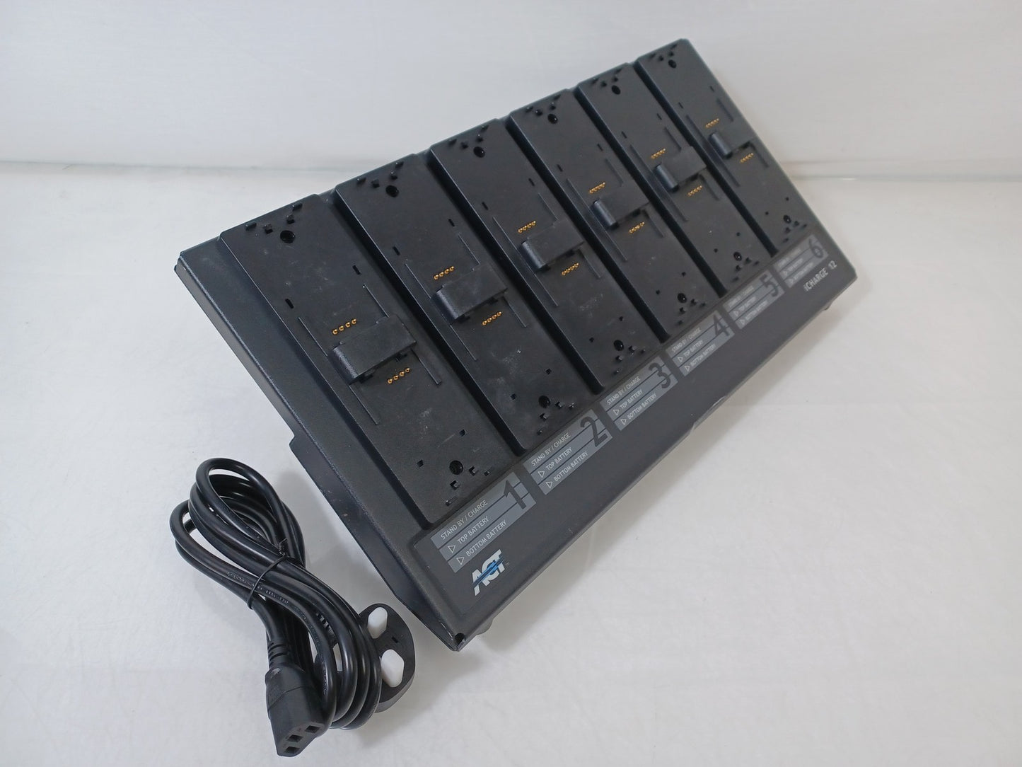 ACT iCHARGE i12 Z712 Twelve Bay Radio Battery Charger - Port 4 Faulty