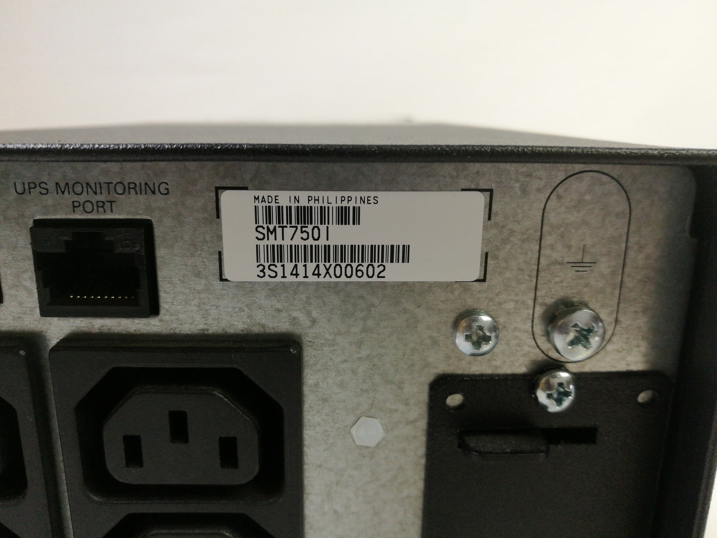 APC SMT750IC Smart-UPS 750VA LCD 230V With APC SmartConnect - No Batteries