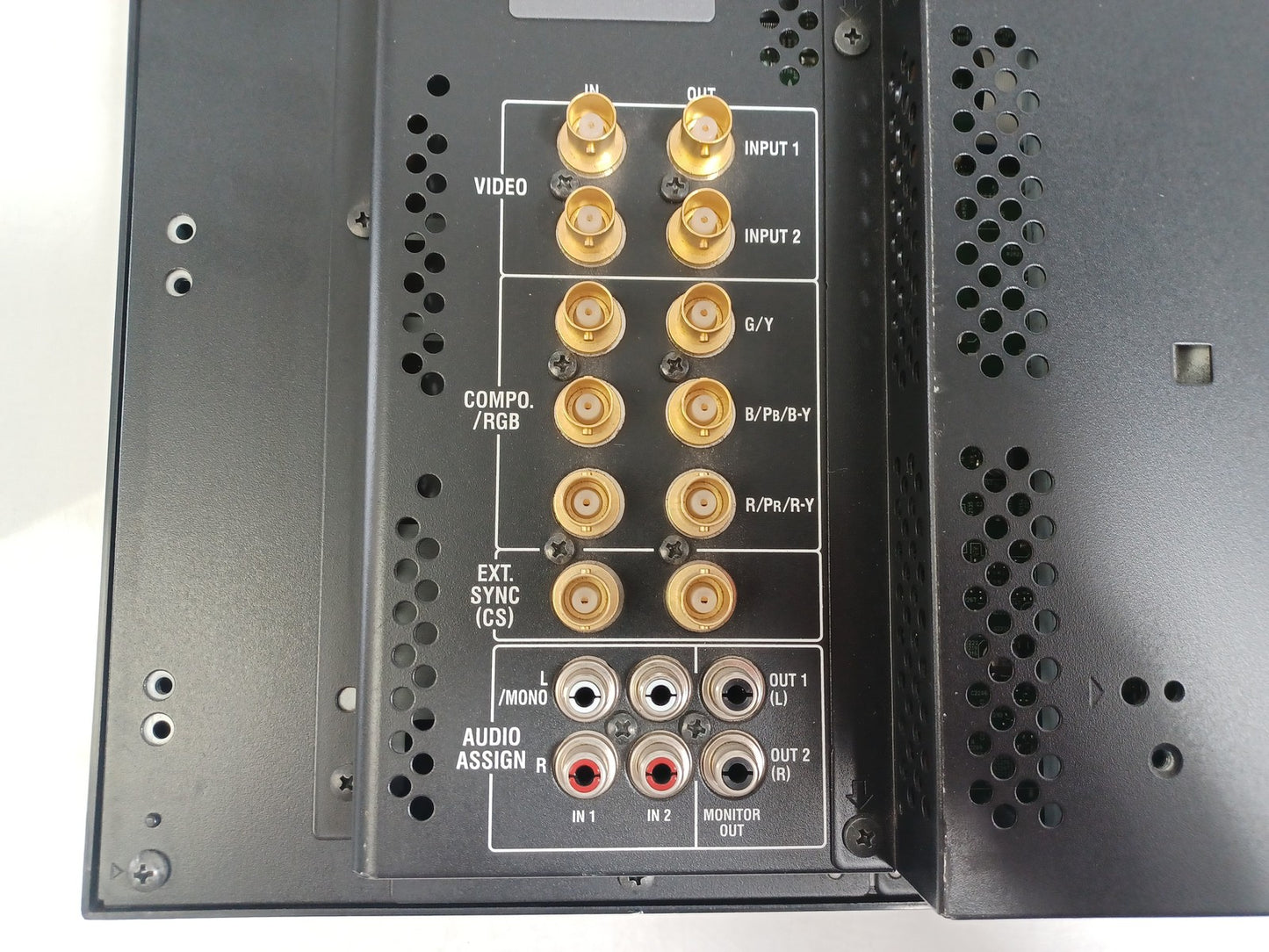 JVC DT-V24G1 HD Multiformat 24" 1920x1080 Broadcast LCD Monitor - Scratched