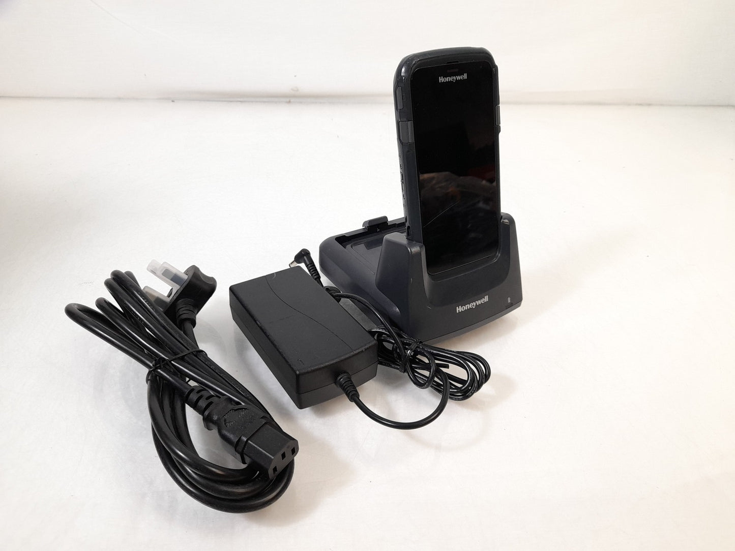Honeywell Dolphin CT50LUN Barcode Scanner & Docking Station - Android OS