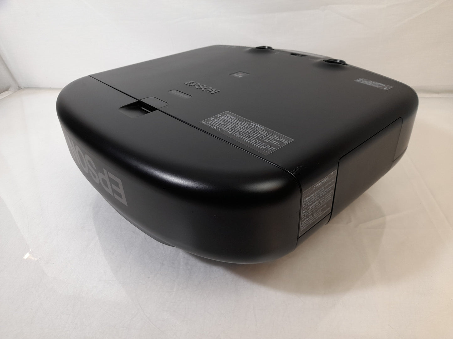 Epson EB-G6900WU 6000 Lumen 3LCD 1080P HD Projector - 388 Lamp Hours