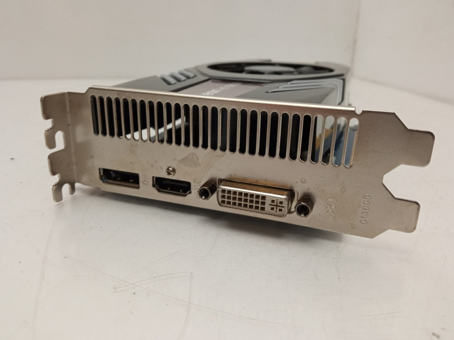 Sapphire Radeon HD5850 1GB DDR5 PCIe Video Graphics Card 299-1E174-101SA