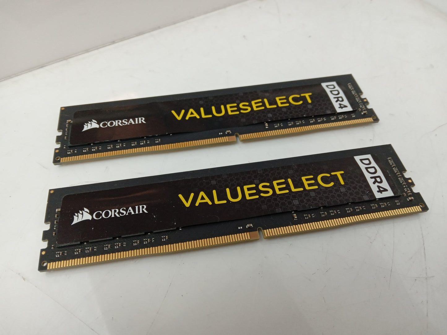 Corsair Value Select 8GB 2x4GB 2400MHz DDR4-2400 PC4-19200 RAM CMV4GX4M1A2400C16