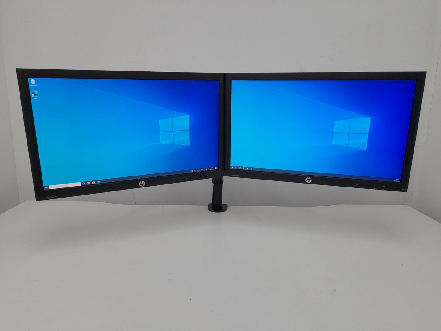 Dual Monitor Setup for Trading Gaming Home Office - 2 x 22in Monitors and Stand