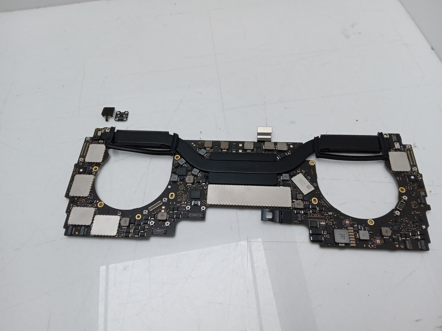 Apple MacBook Pro 13" A1706 Board & Finger Sensor 820-00923-A -Spares & Repairs