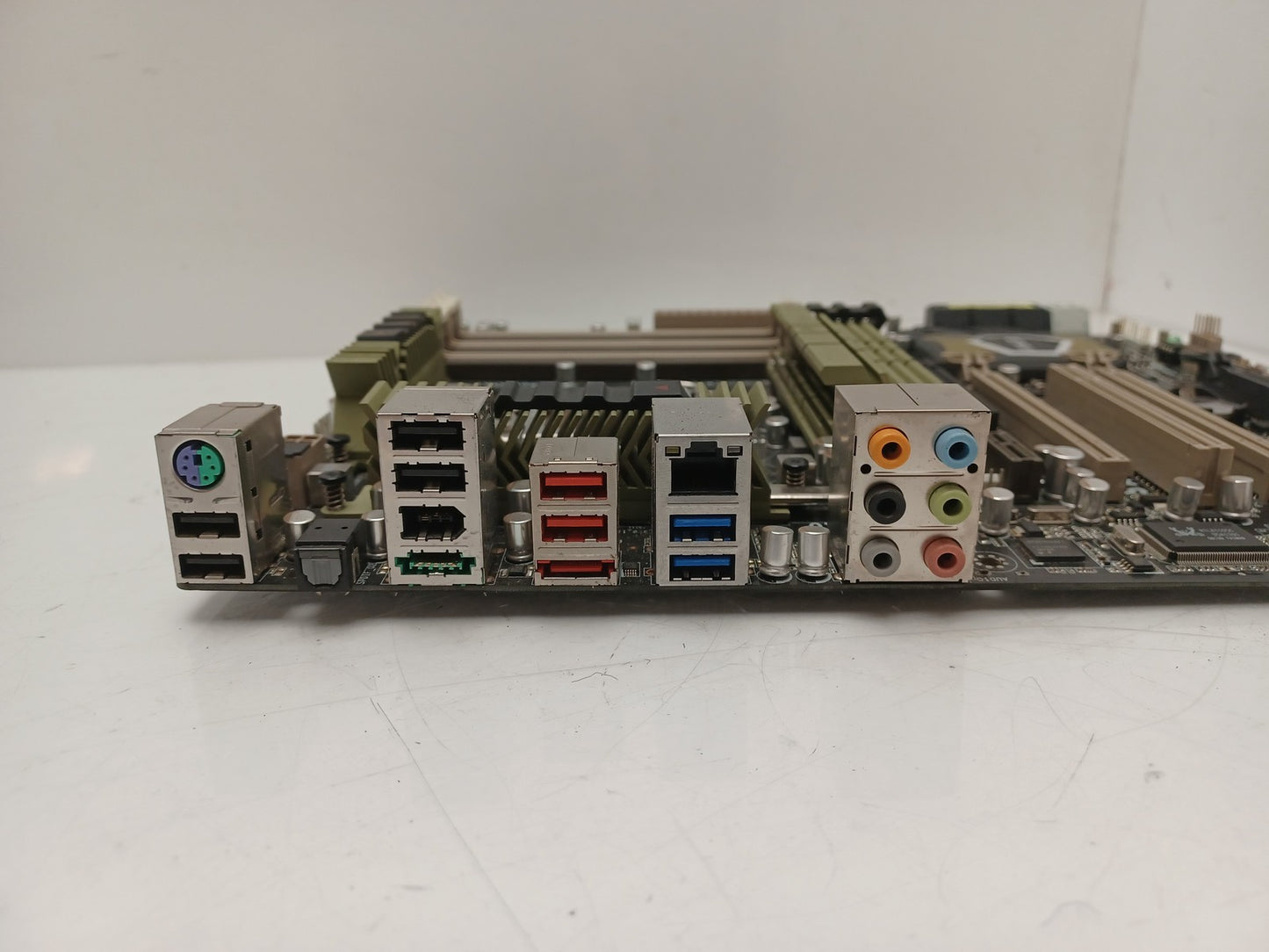 ASUS SABERTOOTH X58 Socket LGA1366 DDR3 PCI-E Motherboard With I/O Shield