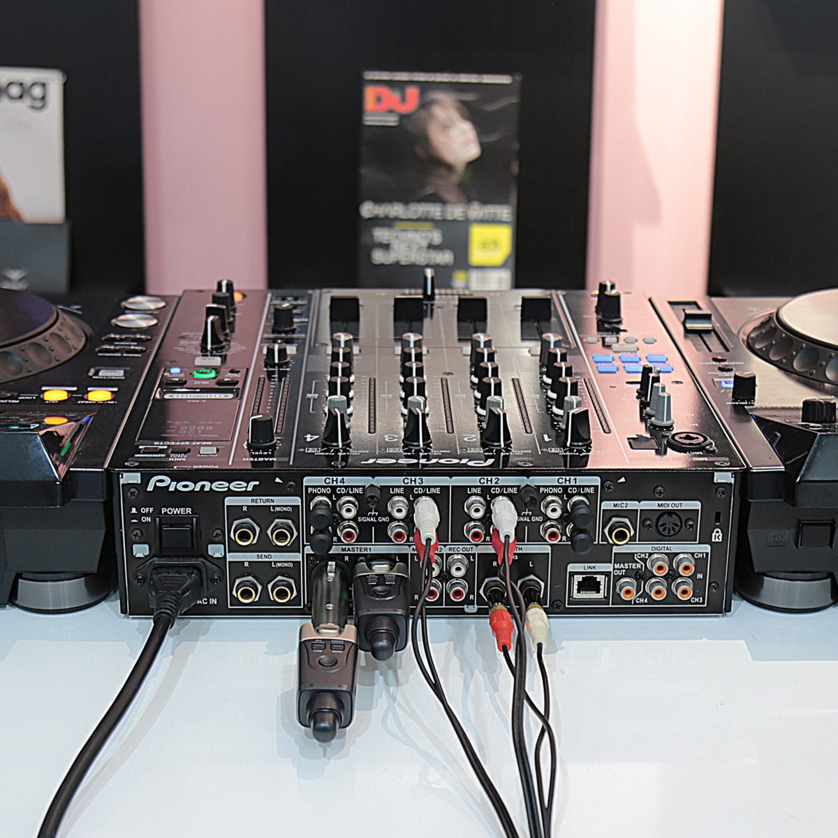 Xvive XU3D Dual U3 Wireless Audio Mixer System