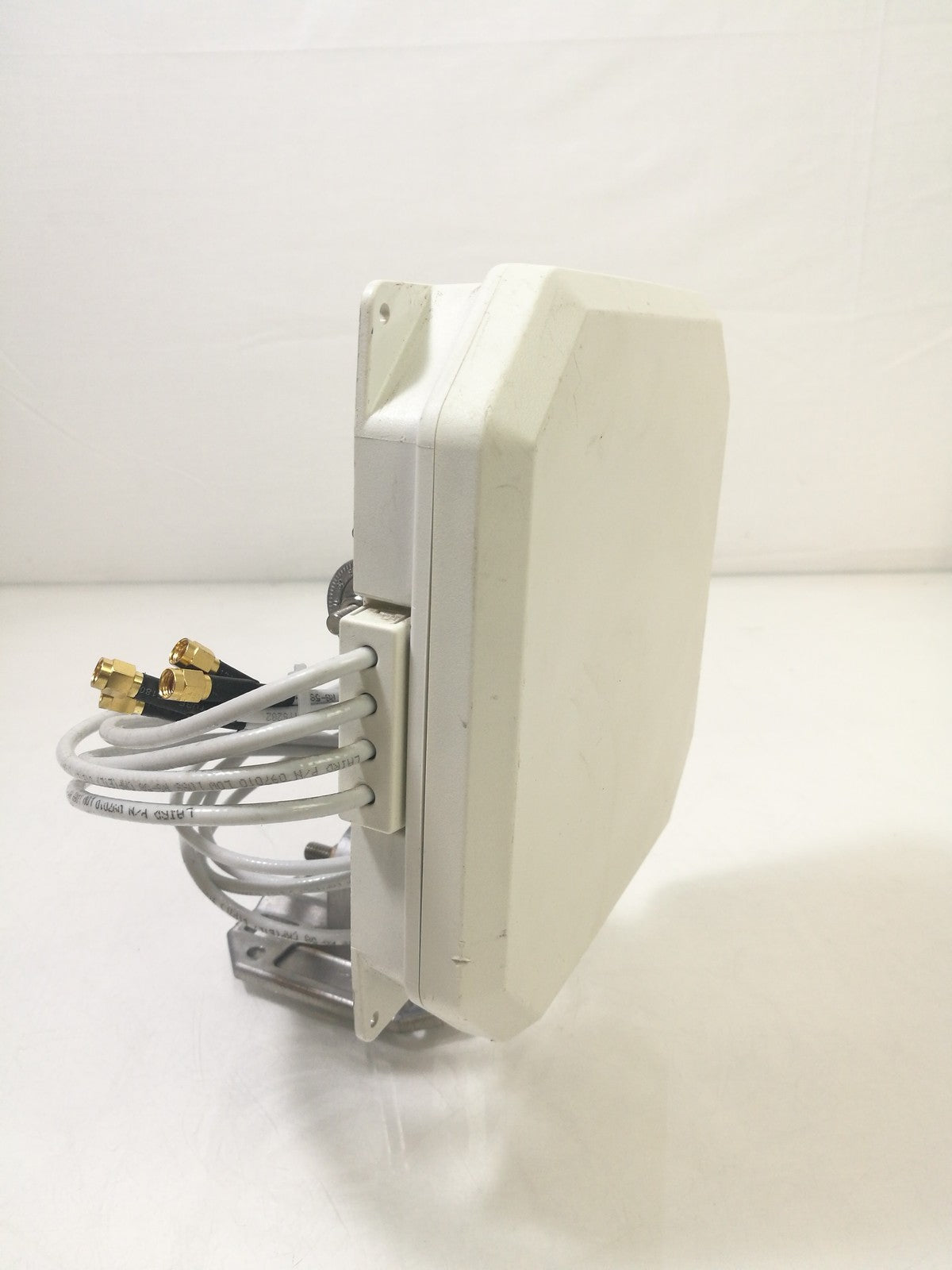 Aruba Networking AP-ANT-45 Outdoor MIMO Antenna - With Wall Bracket