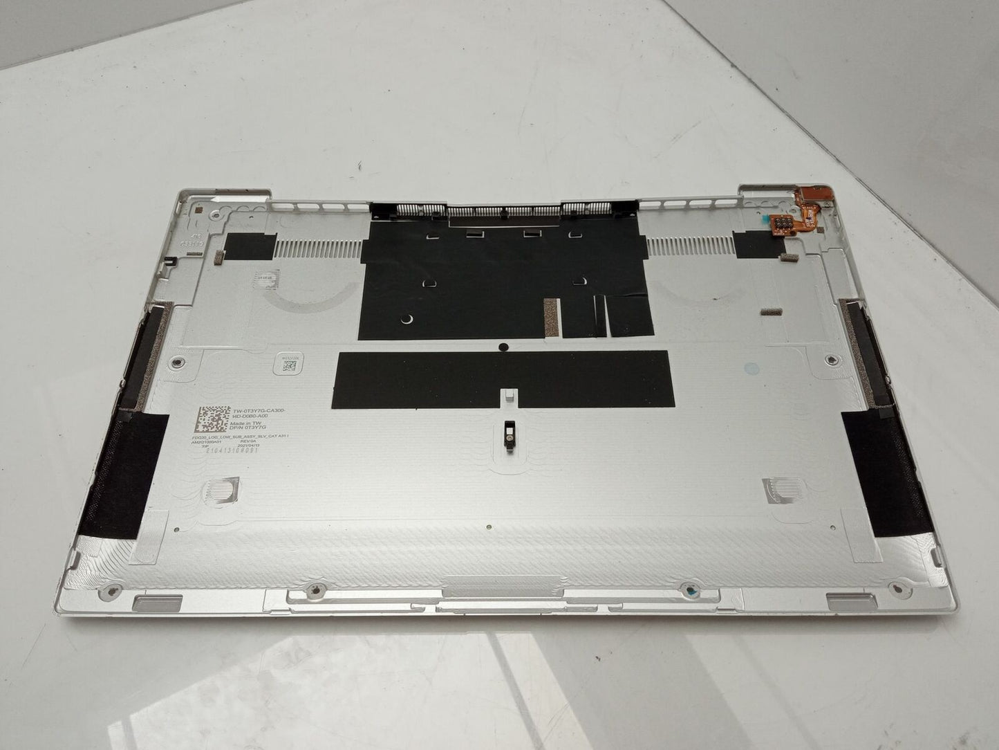 Dell XPS 9300 Laptop Bottom Lid Case Panel 0T3Y7G T3Y7G