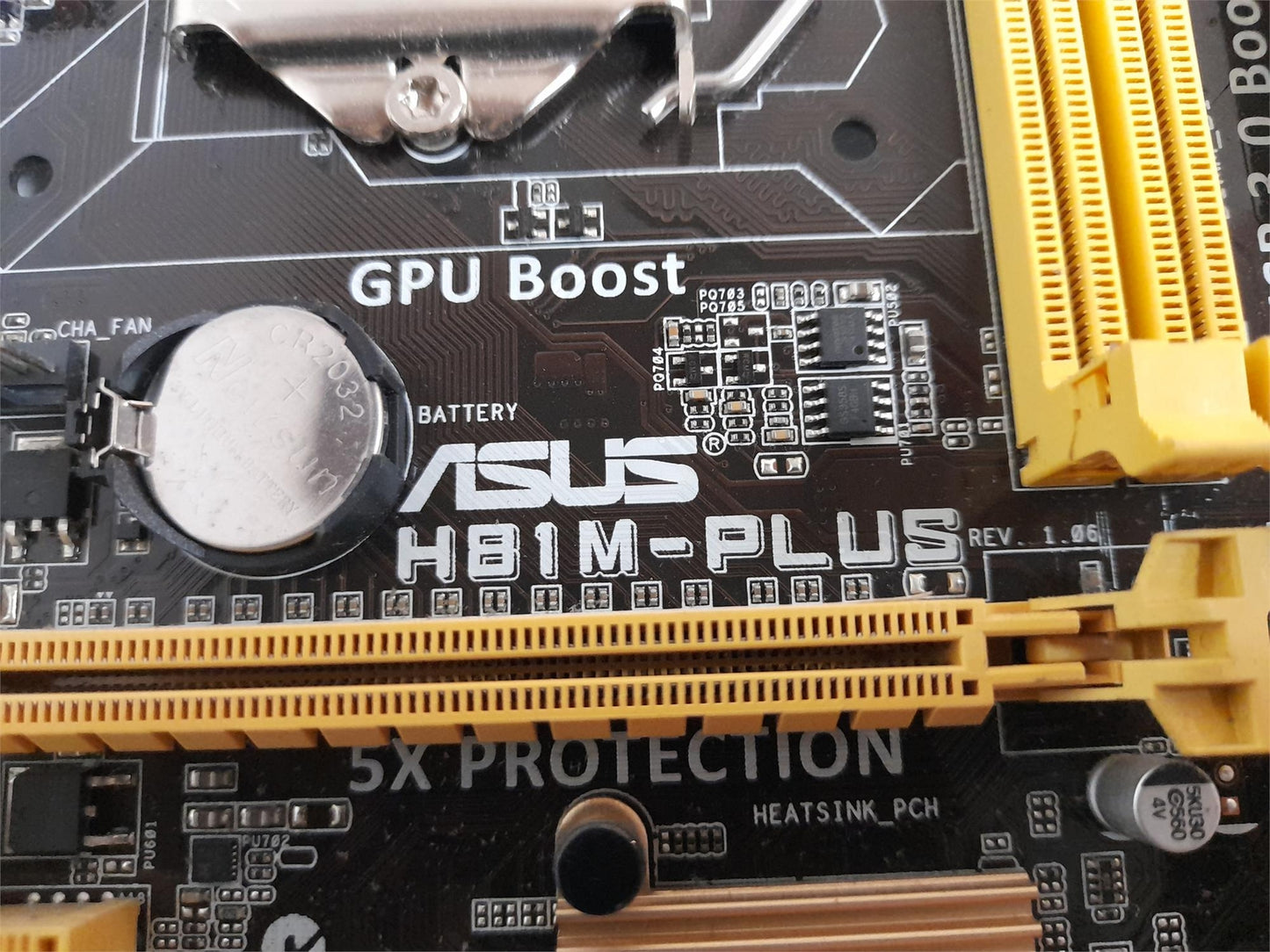 ASUS H81M-PLUS Socket LGA1150 DDR3 Micro ATX Motherboard With I/O Shield